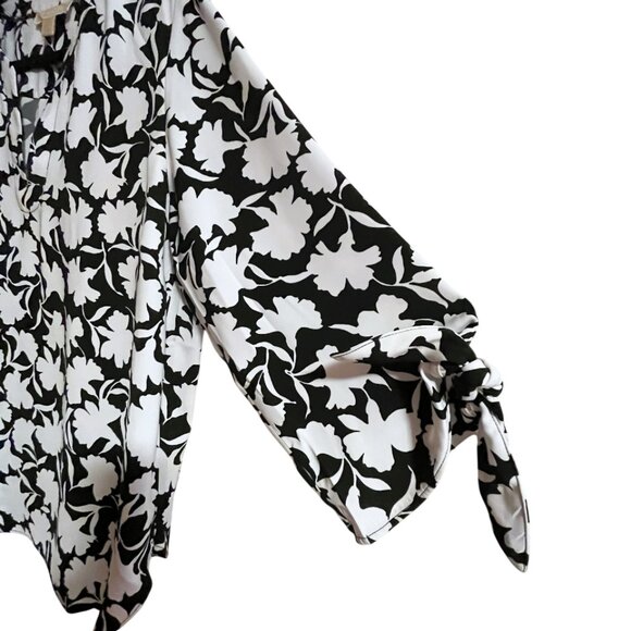 MICHAEL KORS 3/4 sleeve v neck Shadow Floral blouse black white Nearly New Sz XL - Picture 2 of 7